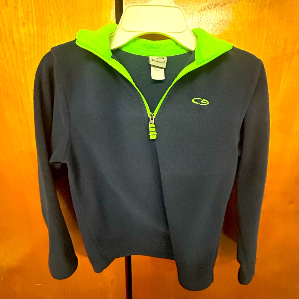 Boys size 6 champion sweater